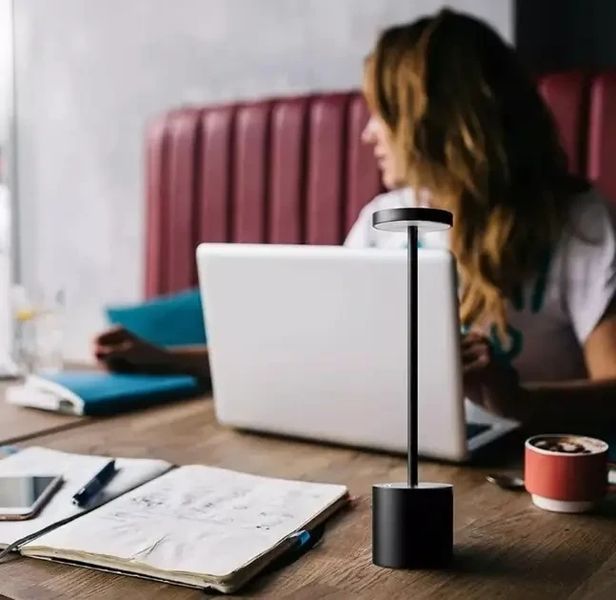 Світлодіодна настільна лампа із сенсорним керуванням на акумуляторі Tablelamp Black 3 режиму підсвічування BLED33 фото